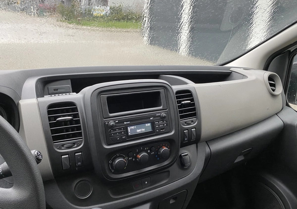 Renault Trafic cena 69495 przebieg: 121500, rok produkcji 2017 z Radomsko małe 232